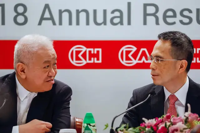 霍建宁打辅助	，李嘉诚家族攒下1600亿现金