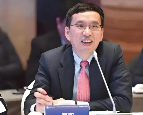 东方财富“暴利”：上半年营收105亿	，净利81亿，计入政府补助4亿 却不分红 其实家族去年套现92亿